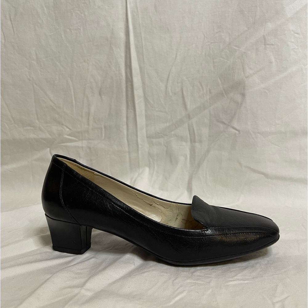 Naturalizer Black Leather Mules – Size 8.5